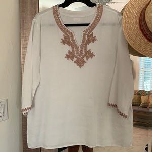 Simple NYC, white linen tunic with gorgeous bronze soutache in EUC. Ladies L.